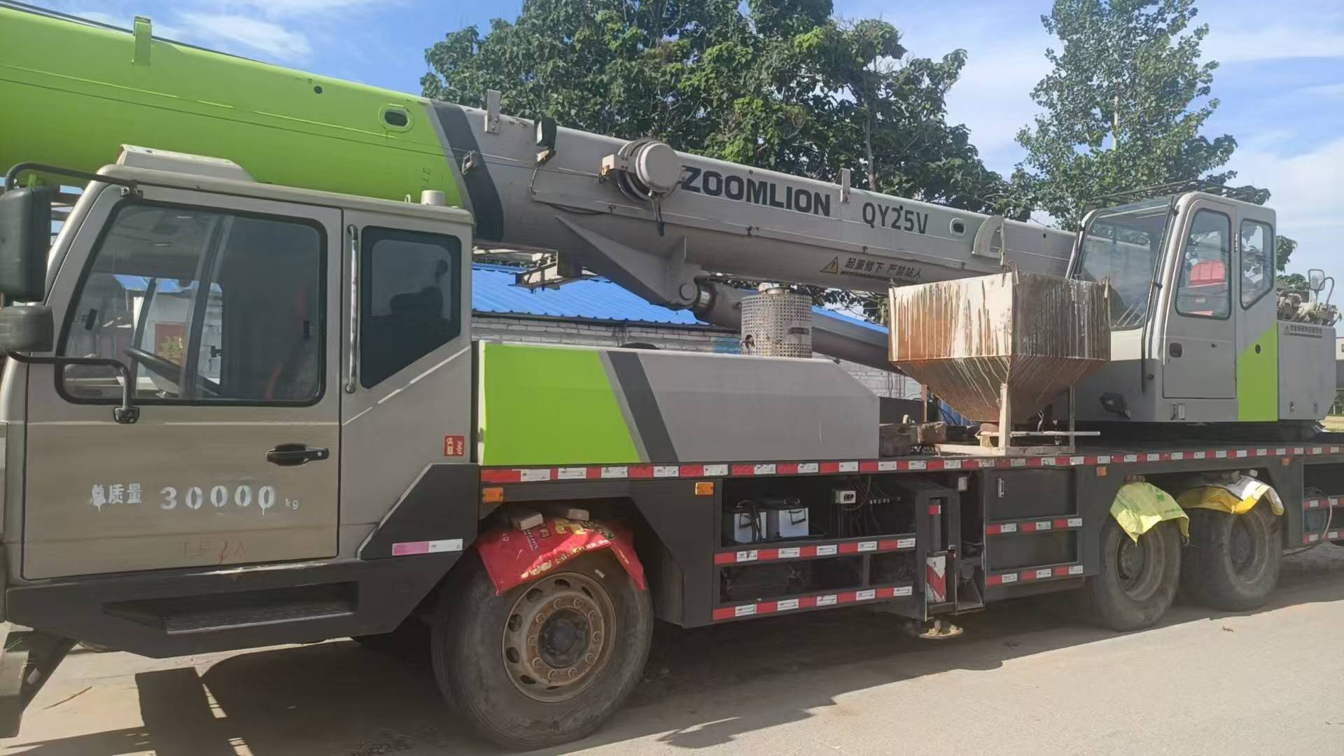 转让25吨4节臂吊车