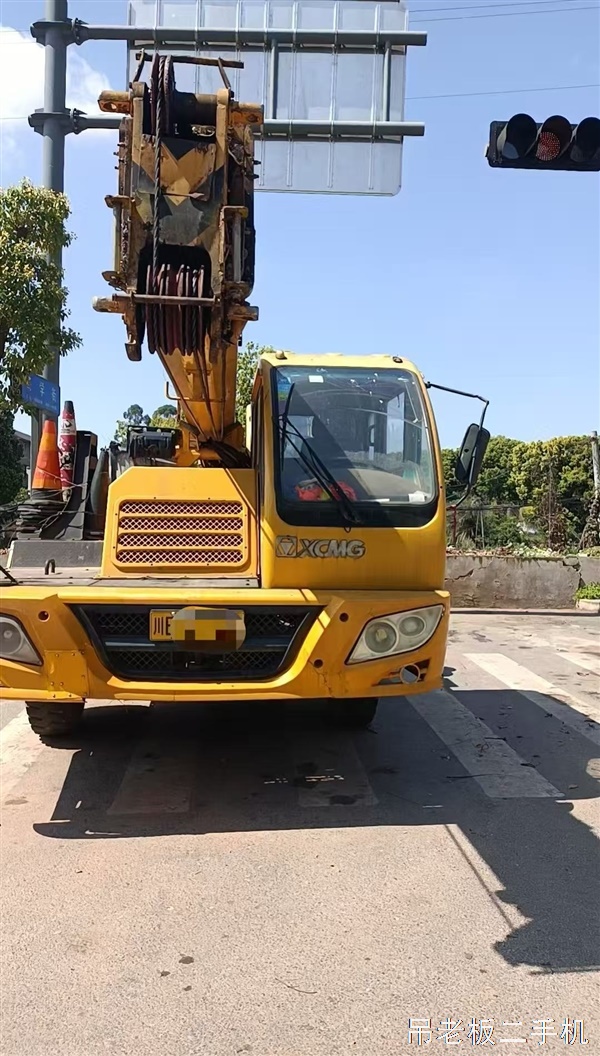 出售徐工12吨  13980250726