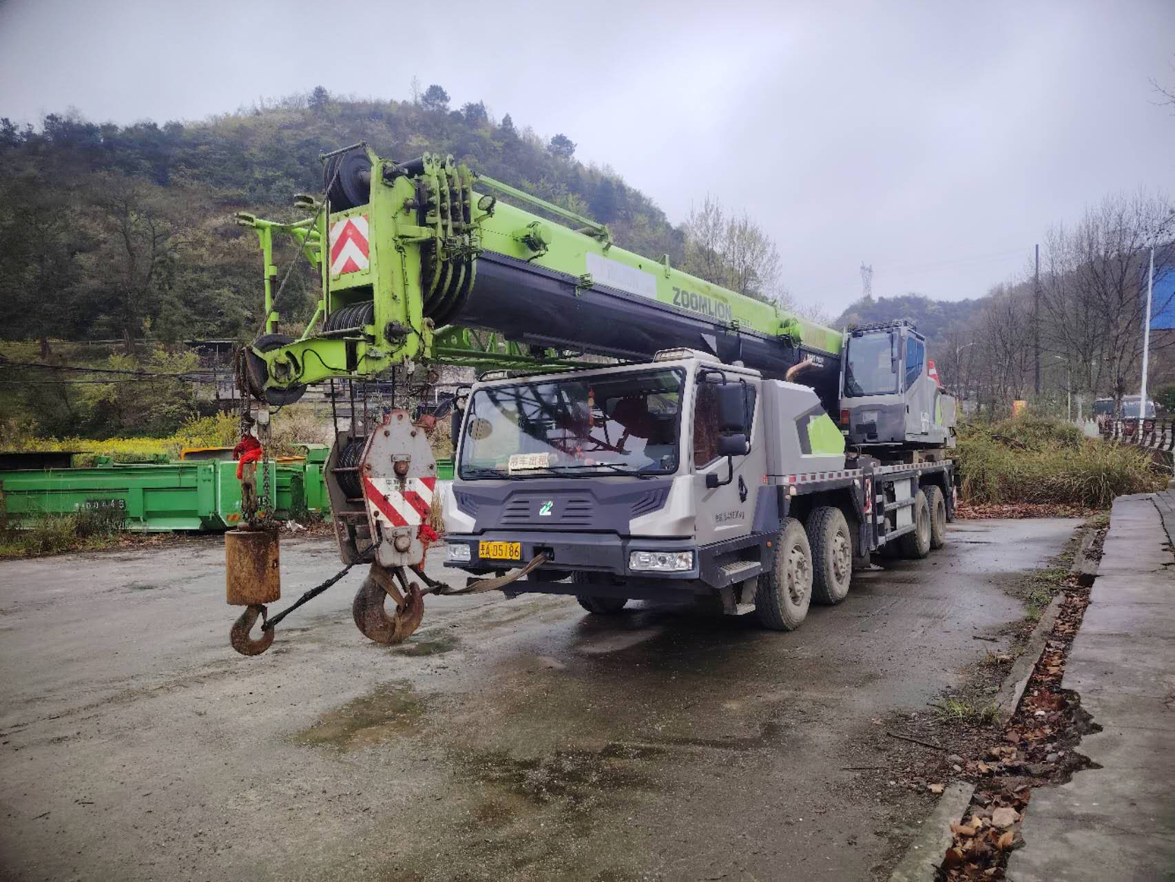 中联50吨，自己改配重11.5的吊车