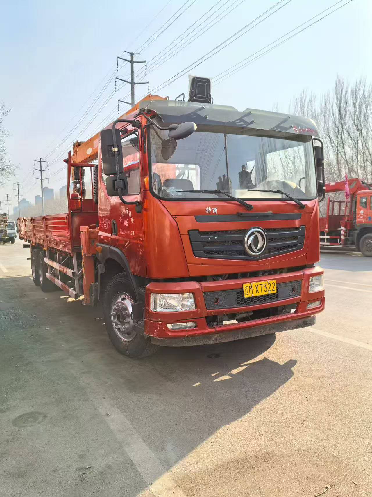 出售精品随车吊17年石梅随车吊12吨